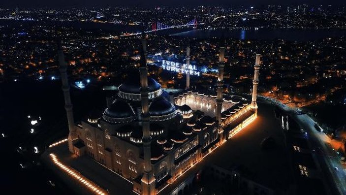 Çamlıca Camisi'nin Ramazan mahyası havadan görüntülendi -4