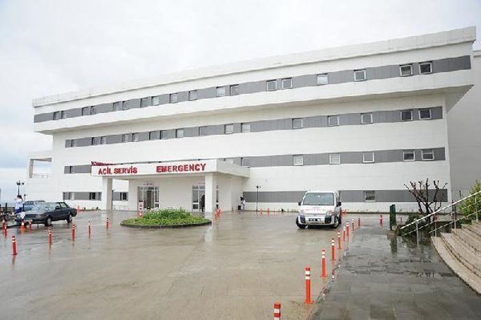 Hasta yakınları, kadın doktoru oksijen tüpü ile kovalayıp, yaraladı -6