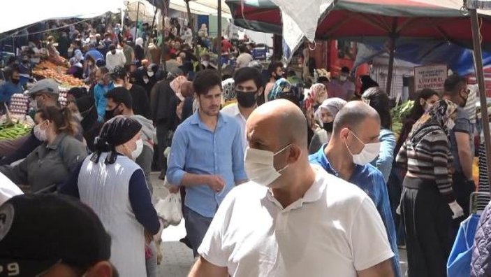 Avcılar'daki pazarda yoğunluk  -8