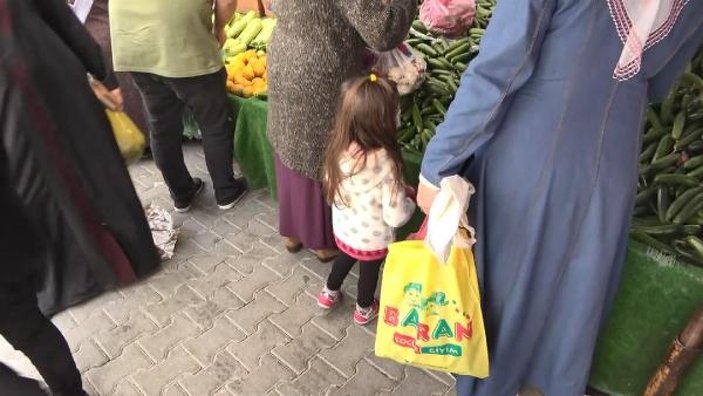 Avcılar'daki pazarda yoğunluk  -1