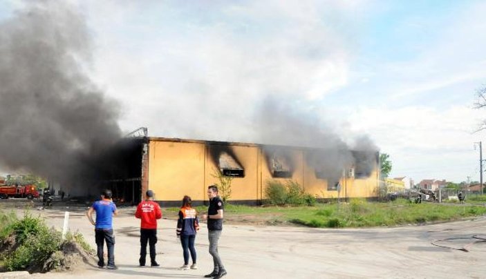 Edirne'de, yapı market deposunda yangın (2) -8