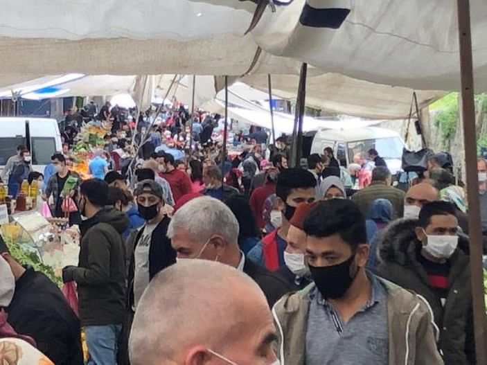 Şişli'deki semt pazarında iç içe alışveriş yaptılar -1