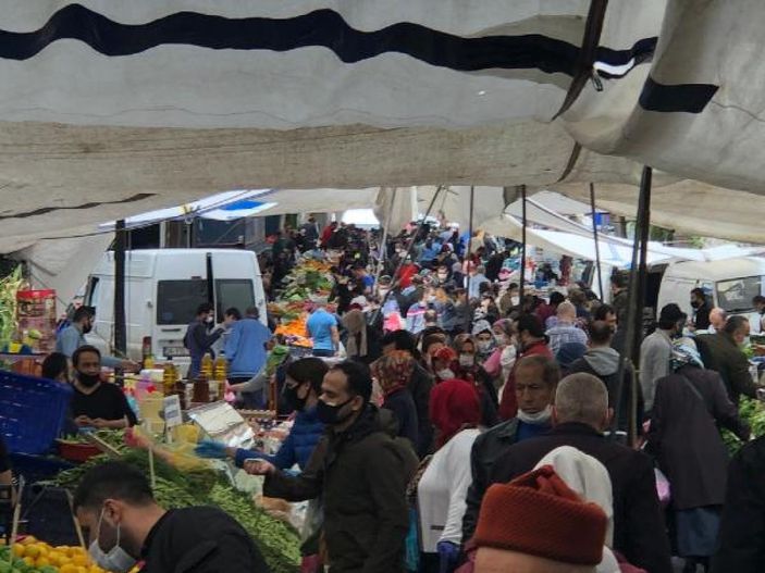 Şişli'deki semt pazarında iç içe alışveriş yaptılar -3