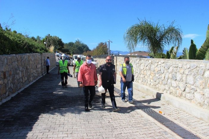 Belediye ekipleri, Yılmaz Özdil’in villasında yıkım çalışmalarına başladı -2