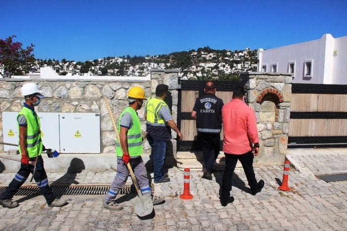 Belediye ekipleri, Yılmaz Özdil’in villasında yıkım çalışmalarına başladı -3