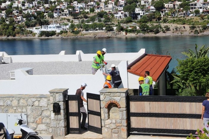 Belediye ekipleri, Yılmaz Özdil’in villasında yıkım çalışmalarına başladı -9