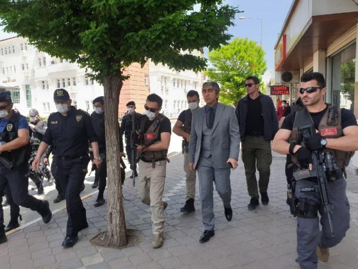 Iğdır Emniyet Müdürü, HDP'li vekili susturdu