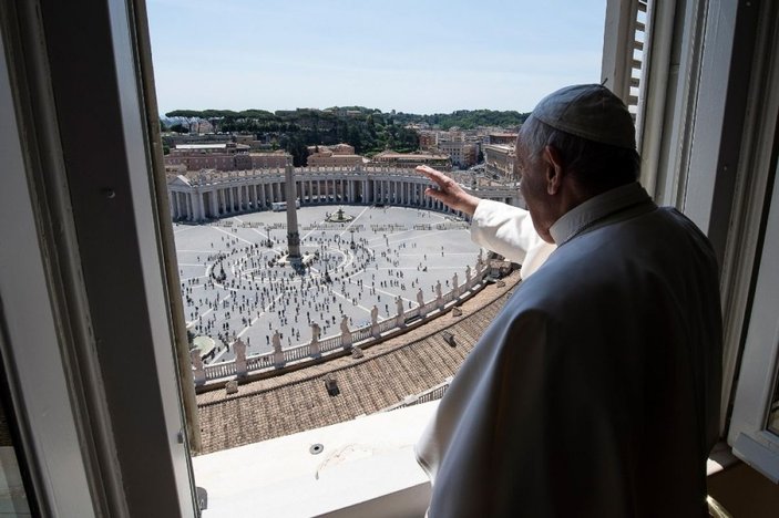 Papa Francis, 3 ay aradan sonra ilk kutsamayı yaptı