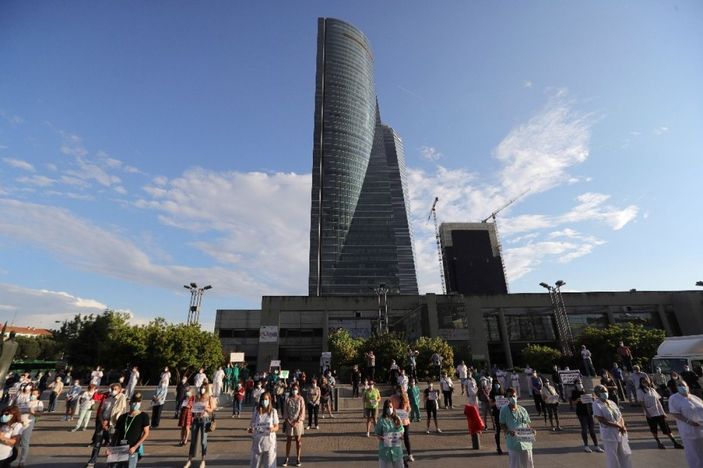 i İspanya’da sağlık çalışanlarından protesto -2