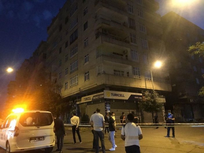 Diyarbakır'da 3 bina, çökme tehlikesiyle boşaltıldı