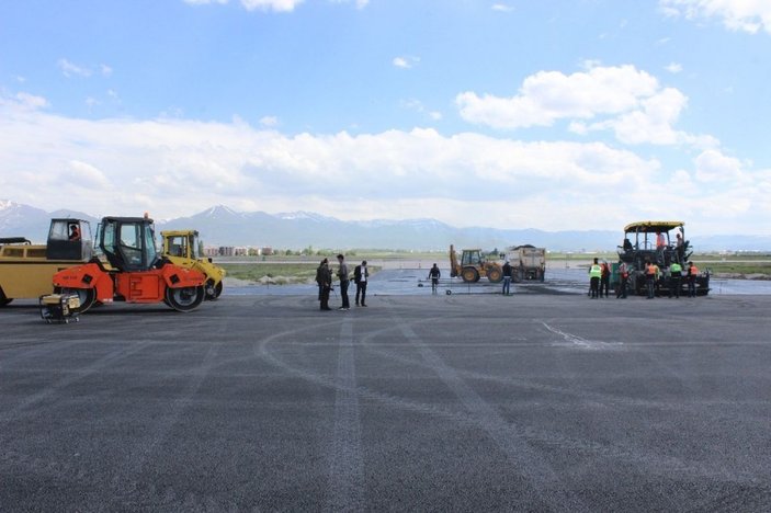 Erzurum Havalimanı pisti bitmeyince Vali çıldırdı -3