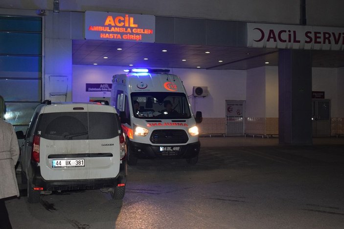 Malatya'da otomobil şarampole uçtu: 1 ölü 2 yaralı