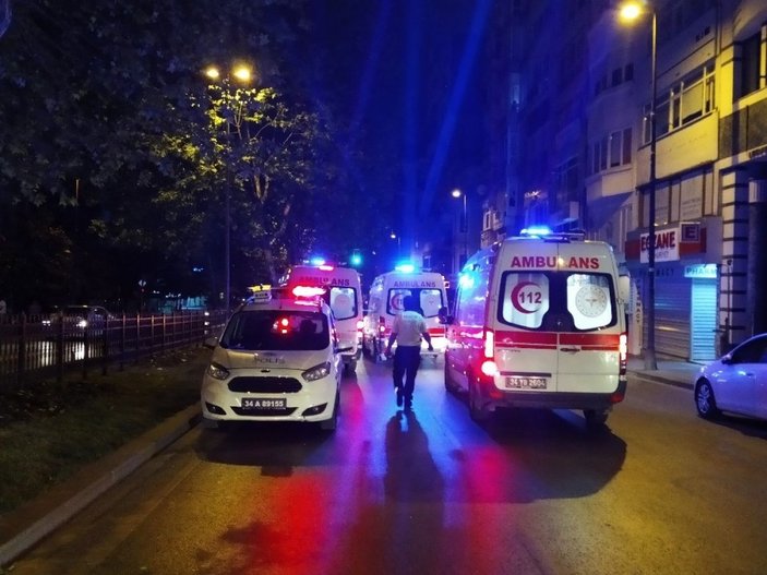 Şişli'de otomobil takla attı: 5 yaralı