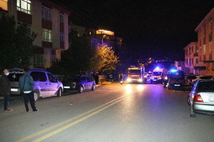 d Ankara'da eşi ve kızlarınca terk edilen adam, evi yaktı