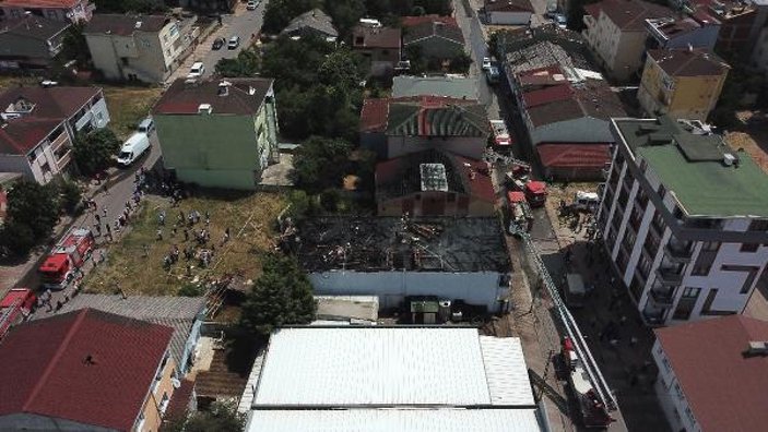 (Geniş Haber) Sultanbeyli'de iki binanın çatısı alev alev yandı  -2