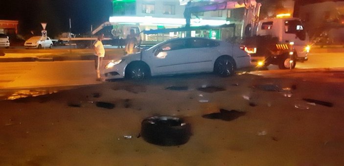 Bodrum’da kavşağa hızlı giren otomobil taklalar attı: 4 yaralı -7