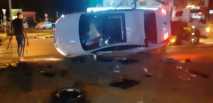 Bodrum’da kavşağa hızlı giren otomobil taklalar attı: 4 yaralı -4