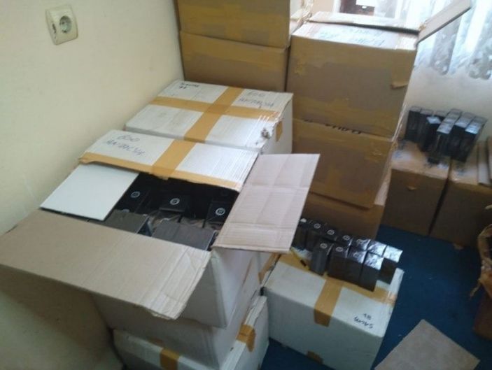 i Antalya’da 2 milyon 200 bin liralık kaçak parfüm bulundu