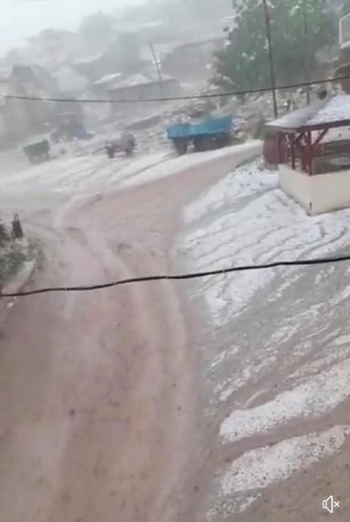 Tokat'ta dolu yağışı, tarım arazilerini mahvetti