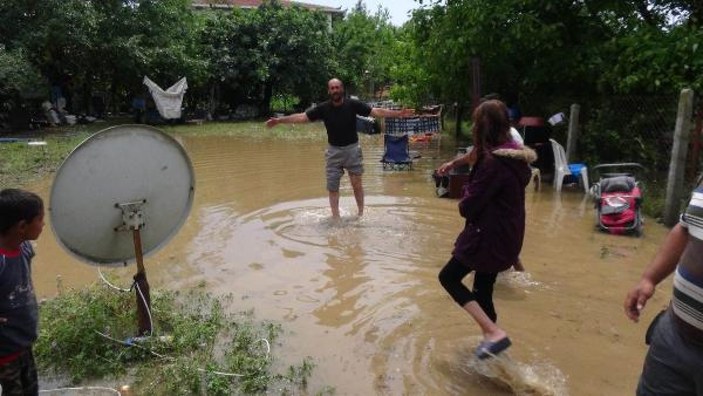 Silivri'de yağmur, evleri su bastı -4