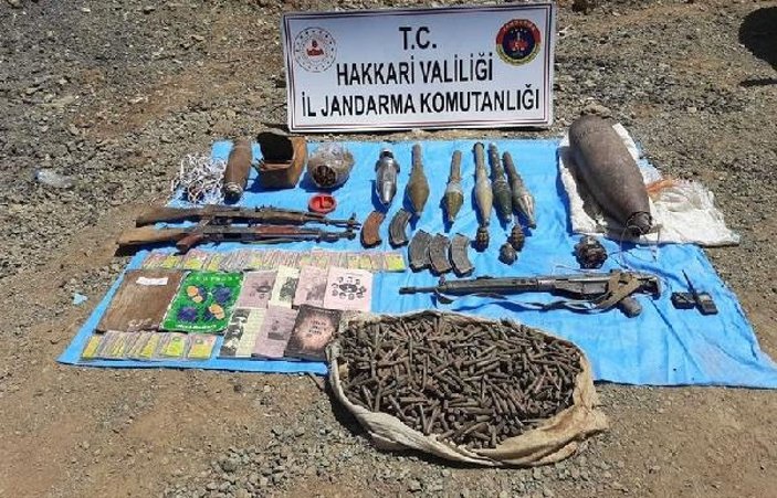 Hakkari'de PKK'ya ait silah ve mühimmat ele geçirildi -1