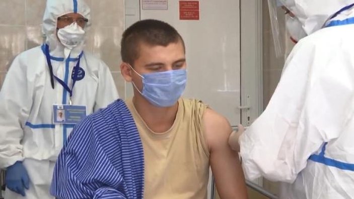 Rusya’da koronavirüs aşısı için ilk deneyler başladı