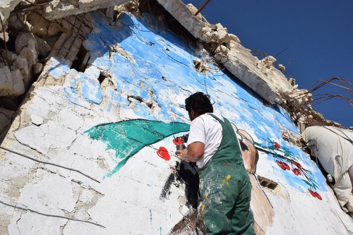 Suriyeli grafiti sanatçısı savaşın izlerini fırça darbeleriyle siliyor -7