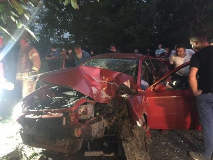 Arnavutköy'de trafik kazası: Aynı aileden 6 yaralı -9
