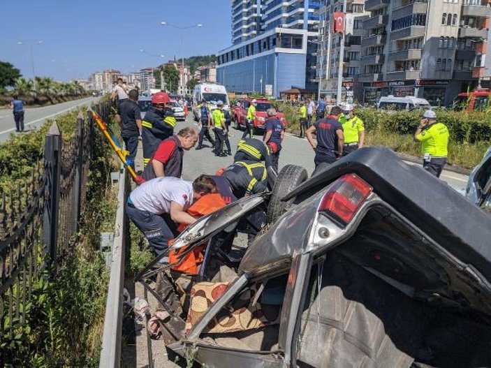 Rize'de iki otomobil çarpıştı: Baba-oğul öldü, 1 ağır yaralı -1