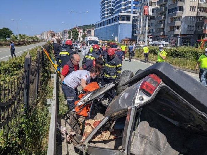 Rize'de iki otomobil çarpıştı: Baba-oğul öldü, 1 ağır yaralı -5