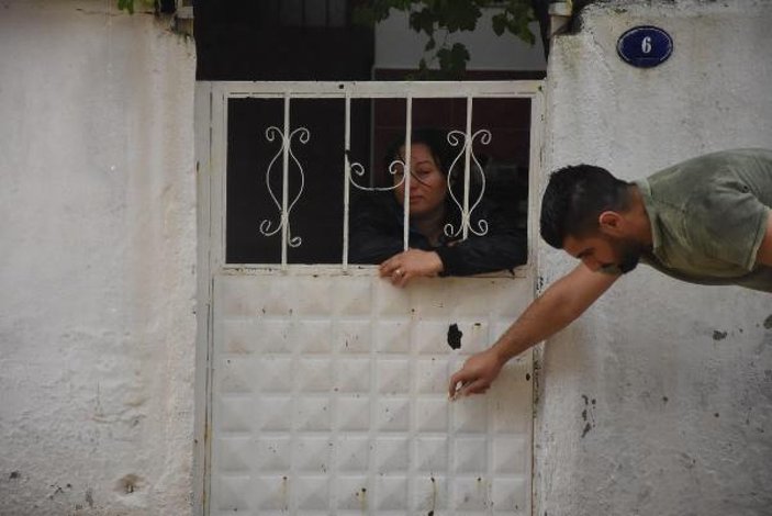 İzmir'de sağanak; dere taştı, ev ve iş yerleri su altında -6