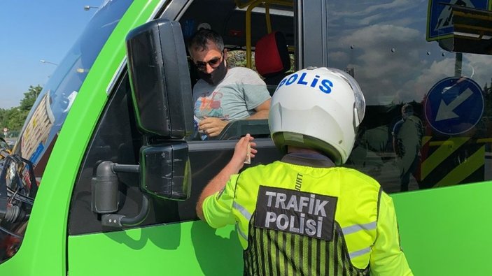 (Özel) İstanbul’da polisle tıka basa dolu minibüs arasında nefes kesen kovalamaca kamerada -6