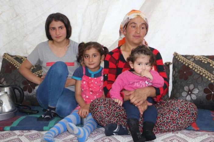 Evinde kaldıkları akrabaları dönüş yaptı, 11 kişilik aile çadırda yaşamaya başladı -8
