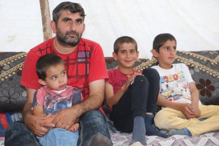 Evinde kaldıkları akrabaları dönüş yaptı, 11 kişilik aile çadırda yaşamaya başladı -9