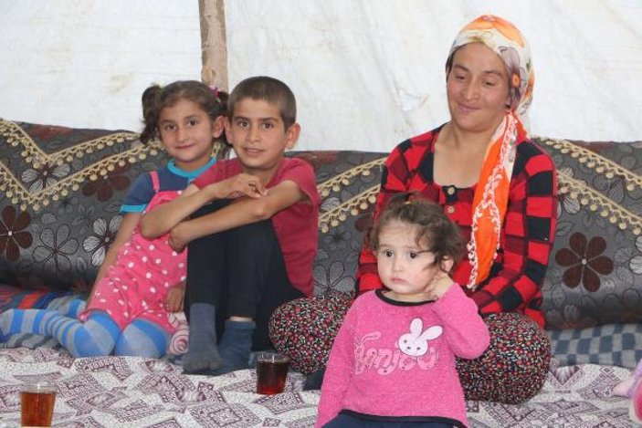 Evinde kaldıkları akrabaları dönüş yaptı, 11 kişilik aile çadırda yaşamaya başladı -10