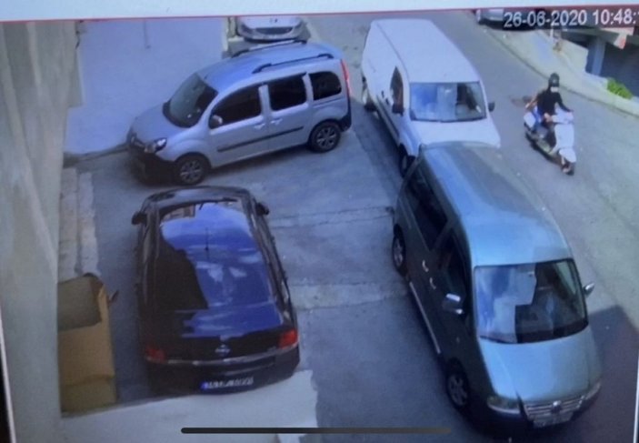 (Özel) İstanbul’da vatandaşın yarı çıplak kapkapççıları kovaladığı anlar kamerada -6