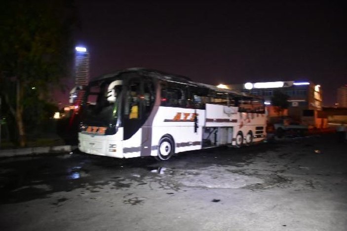 Sefere çıkmaya hazırlanan yolcu otobüsü terminalde yandı -2