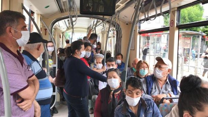 Eskişehir'de tramvayda sosyal mesafe tartışması