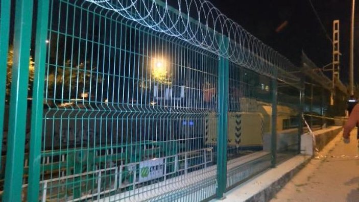 (Geniş Haber) Kadıköy'de tren istasyonunda raylara giren kişiyi elektrik çarptı  -9