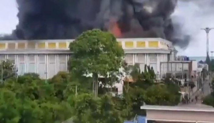 Tayland’da 64 milyon dolarlık sarayda yangın -2