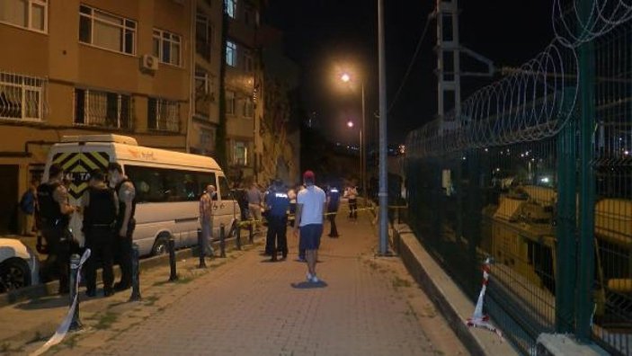 (Geniş Haber) Kadıköy'de tren istasyonunda raylara giren kişiyi elektrik çarptı  -10