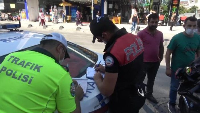 Arnavutköy'de maske cezasına kıyafetini çıkarıp tepki gösterdi -4