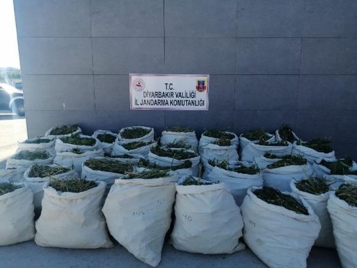 Diyarbakır'daki uyuşturucu operasyonlarında 3 ton esrar ele geçirildi -2