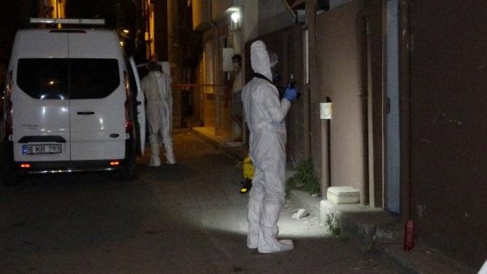 Bursa'da mahalleye yayılan kötü koku, cesedi ortaya çıkardı -3