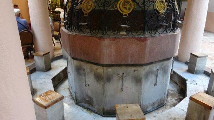 Kemeraltı Çarşısı'nda tarihi caminin muslukları çalındı