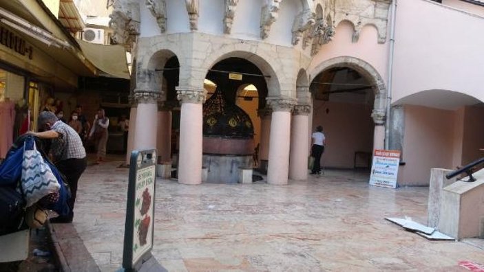 Kemeraltı Çarşısı'nda tarihi caminin muslukları çalındı