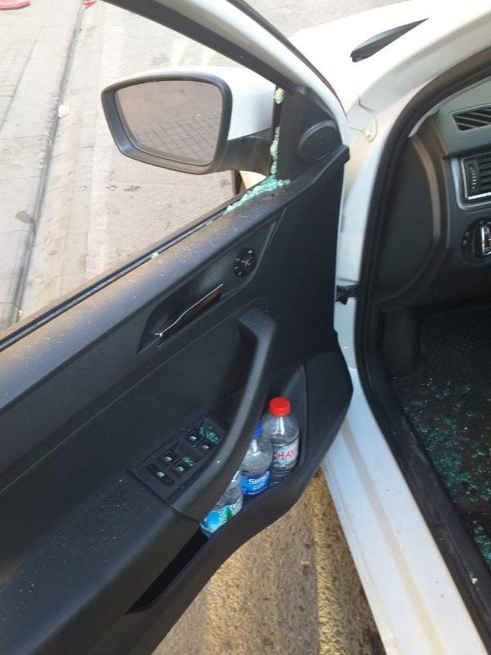 Pendik'te kadına darp kamerada... Yolu kesildi aracının camı tekmeyle kırıldı -8