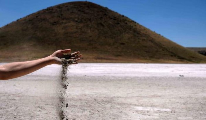 Dünyanın nazar boncuğu 'Meke Gölü'nde bir damla su kalmadı -7