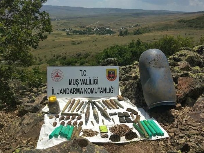 Muş'ta, PKK'nın depolarında mühimmat ele geçirildi -5