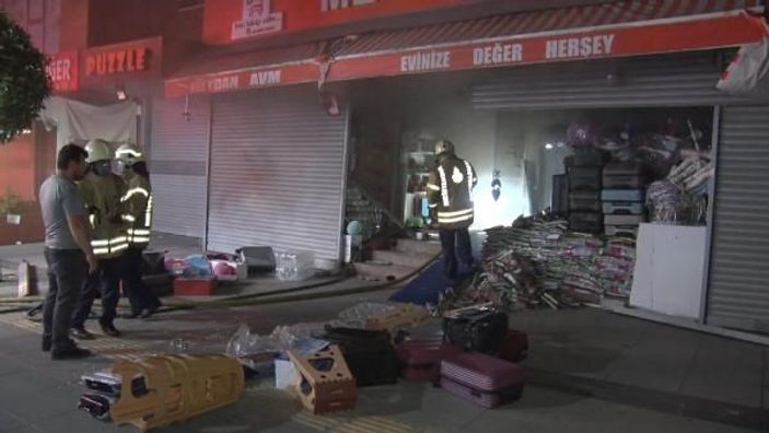 Bağcılar'da çok sayıda iş yerinde yangın